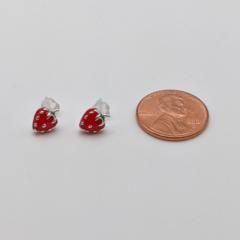 Strawberry red sterling silver stud earrings - Picture 4 of 4